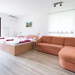 And Natasa 2 Apartament