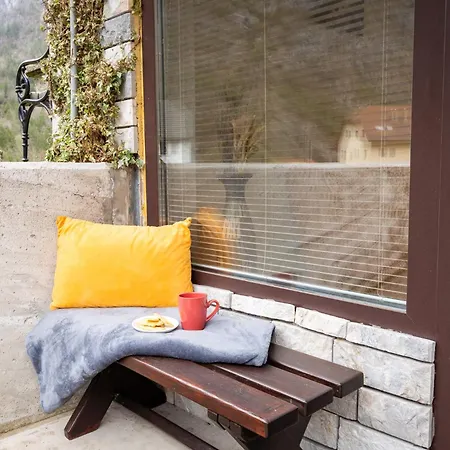 And Natasa 2 Daire Trenta