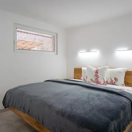 And Natasa 2 * 特伦塔